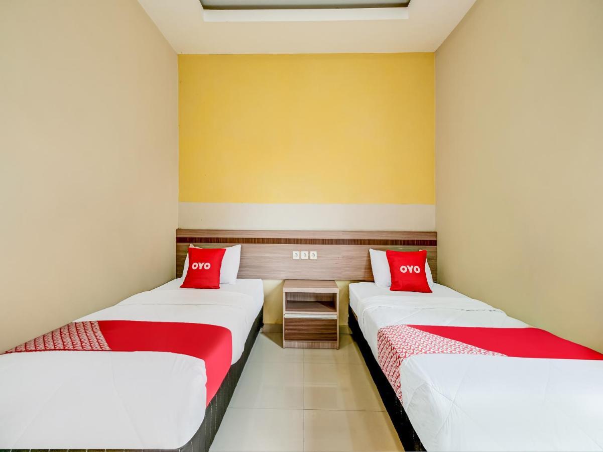 Oyo 90986 Hotel Srikandi Adisucipto Kalasan Экстерьер фото