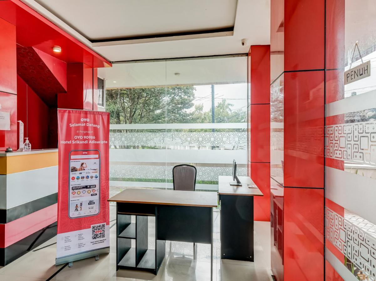 Oyo 90986 Hotel Srikandi Adisucipto Kalasan Экстерьер фото